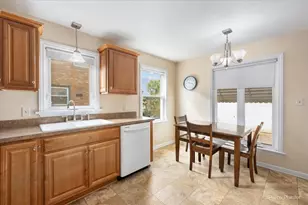 226 N Elmwood Ave, Waukegan, IL 60085 - Photo 9