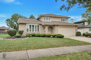 15718 Chapel Hill Rd, Orland Park, IL 60462 - Photo 1