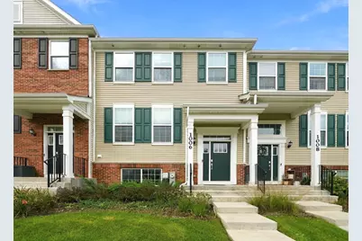 1006 Neubauer Circle #1804, Lindenhurst, IL 60046 - Photo 1