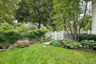 252 Myrtle St, Winnetka, IL 60093 - Photo 29
