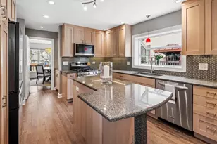 810 N Oak Park Ave, Oak Park, IL 60302 - Photo 5