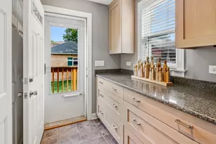 810 N Oak Park Ave, Oak Park, IL 60302 - Photo 13