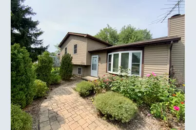 592 Pine Grove Avenue, Gurnee, IL 60031 - Photo 1