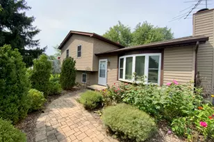 592 Pine Grove Ave, Gurnee, IL 60031 - Photo 1