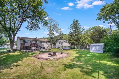 2905 Edgewood Parkway, Woodridge, IL 60517 - Photo 23