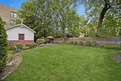 1616 W Jarvis Avenue, Chicago, IL 60626 - Photo 23