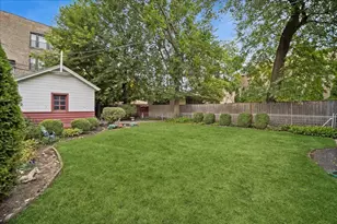 1616 W Jarvis Ave, Chicago, IL 60626 - Photo 23