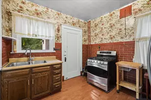 1616 W Jarvis Ave, Chicago, IL 60626 - Photo 9