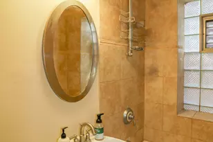 2050 W Summerdale Ave, Chicago, IL 60625 - Photo 9