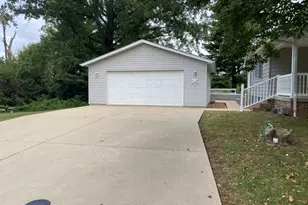 206 Jct St, Centralia, IL 62801 - Photo 3