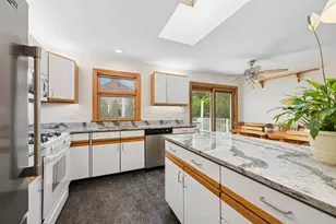 6929 W Madison St, Niles, IL 60714 - Photo 9