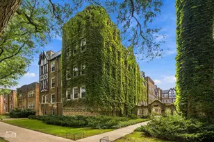 2325 W Farwell Ave, Chicago, IL 60645 - Photo 1