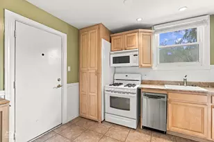 2325 W Farwell Ave, Chicago, IL 60645 - Photo 17