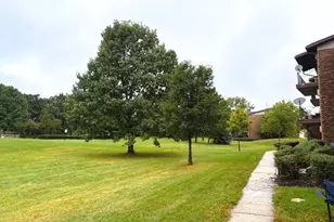 2556 Waterbury Dr, Woodridge, IL 60517 - Photo 21
