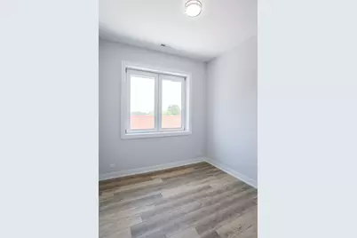 2402 W Carmen Avenue #203, Chicago, IL 60625 - Photo 9