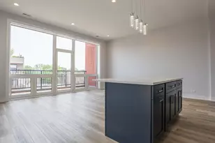 2402 W Carmen Ave, Chicago, IL 60625 - Photo 5