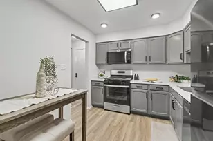 3300 N Carriageway Dr, Arlington Heights, IL 60004 - Photo 7