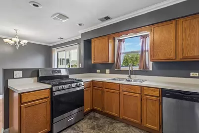 400 S Frontenac Street, Aurora, IL 60504 - Photo 5