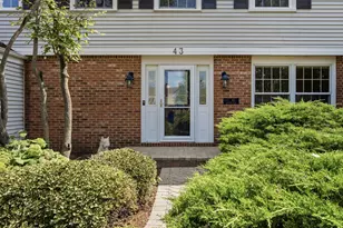 43 Dunham Pl, Saint Charles, IL 60174 - Photo 1
