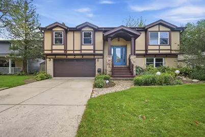 135 W King Arthur Court, Palatine, IL 60067 - Photo 1