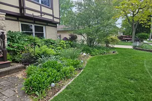 135 W King Arthur Ct, Palatine, IL 60067 - Photo 27