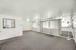 16904 Old Elm Dr, Country Club Hills, IL 60478 - Photo 7