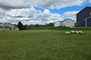 910 Courtney Ln, Marengo, IL 60152 - Photo 1