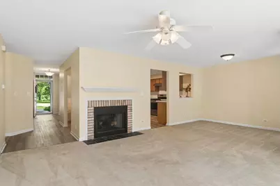 501 Grosse Pointe Circle, Vernon Hills, IL 60061 - Photo 9