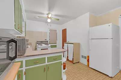 5219 N Marmora Avenue, Chicago, IL 60630 - Photo 13