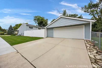 301 E Vermont Street, Villa Park, IL 60181 - Photo 15