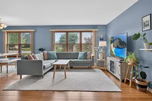 650 Wainsford Dr, Hoffman Estates, IL 60169 - Photo 5