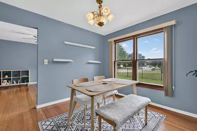 650 Wainsford Drive, Hoffman Estates, IL 60169 - Photo 11