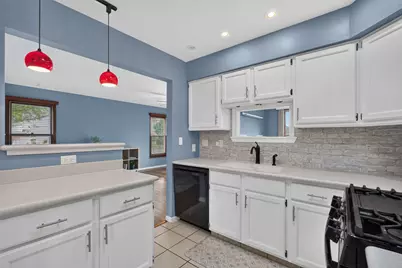650 Wainsford Drive, Hoffman Estates, IL 60169 - Photo 15