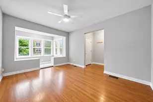 5039 W Cullom Ave, Chicago, IL 60641 - Photo 3