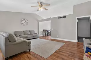 2801 Essington St, Bloomington, IL 61705 - Photo 3