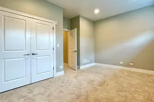 2453 W Irving Park Rd, Chicago, IL 60618 - Photo 35