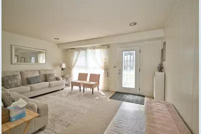 6948 Beckwith Road, Morton Grove, IL 60053 - Photo 3