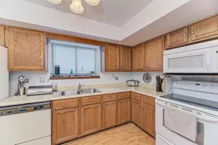 9165 N Rd, Palos Hills, IL 60465 - Photo 7