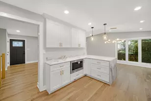 7846 Maple St, Morton Grove, IL 60053 - Photo 9