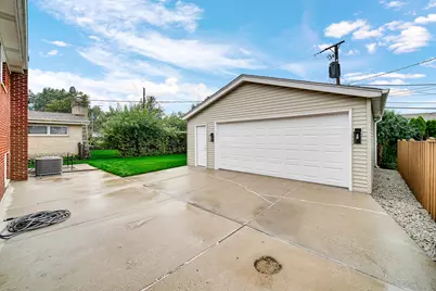 7846 Maple Street, Morton Grove, IL 60053 - Photo 23