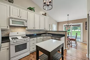 1352 Evergreen Ln, Pingree Grove, IL 60140 - Photo 5