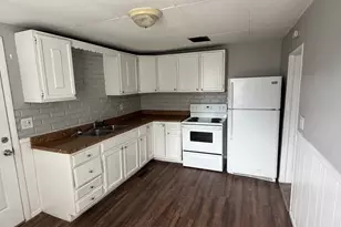 402 SW 3rd St, Aledo, IL 61231 - Photo 5