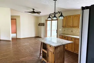 1910 Lakeview Ln, Dixon, IL 61021 - Photo 7