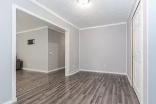 118 W Van Alstyne St, Cullom, IL 60929 - Photo 11
