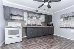 118 W Van Alstyne St, Cullom, IL 60929 - Photo 15