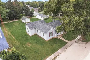 118 W Van Alstyne St, Cullom, IL 60929 - Photo 3