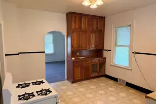 403 E 9th St, Peru, IL 61354 - Photo 3