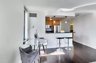 3660 N Lake Shore Dr, Chicago, IL 60613 - Photo 7