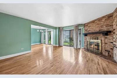 105 W Dover Drive, Mount Prospect, IL 60056 - Photo 5