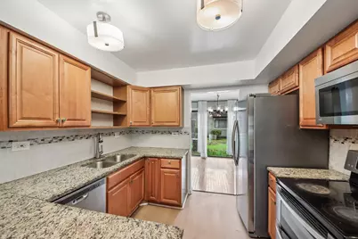 105 W Dover Drive, Mount Prospect, IL 60056 - Photo 9